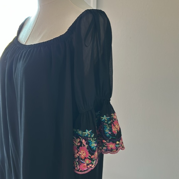 M- Vava by Joy Han - Poppy Off the Shoulder Dress - Picture 3 of 5